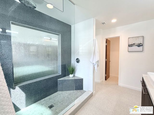 588 E San Lorenzo Road 201, Palm Springs, CA 92264