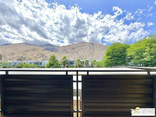 588 E San Lorenzo Road 201, Palm Springs, CA 92264