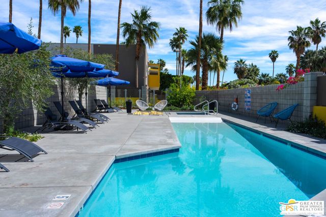 588 E San Lorenzo Road 201, Palm Springs, CA 92264