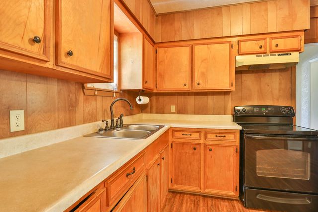 11913 25th Street, Santa Fe, TX 77510