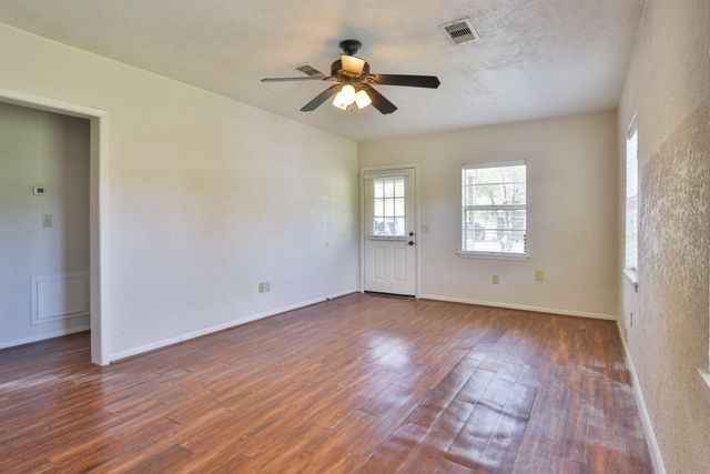 11913 25th Street, Santa Fe, TX 77510