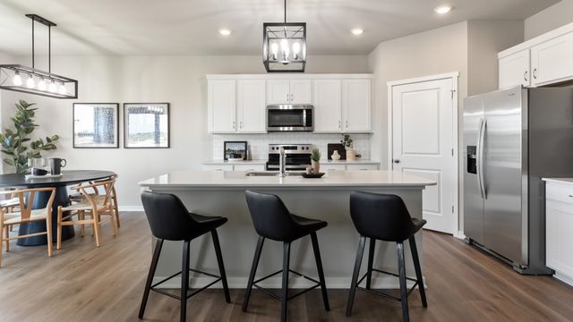 2766 Cecelia Drive, Hiawatha, IA 52233