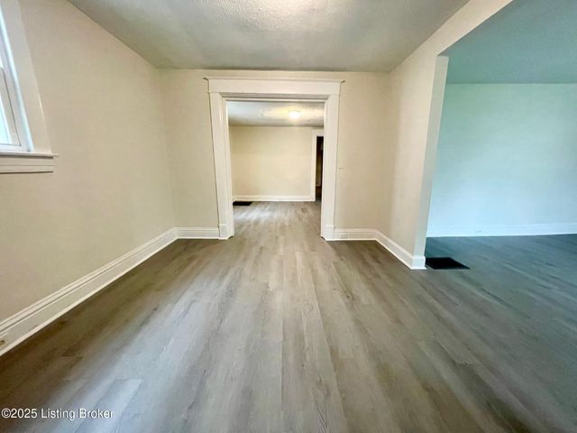 1533 Beech St, Louisville, KY 40211