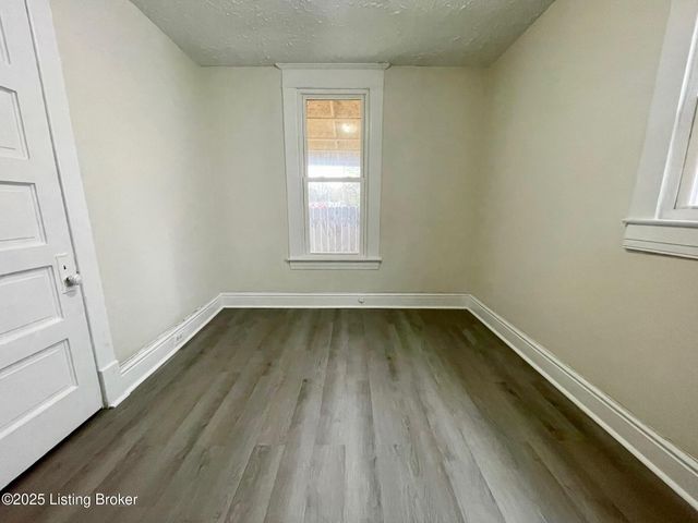 1533 Beech St, Louisville, KY 40211