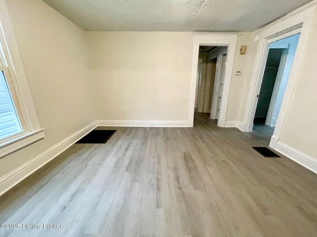 1533 Beech St, Louisville, KY 40211