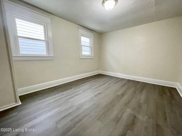 1533 Beech St, Louisville, KY 40211