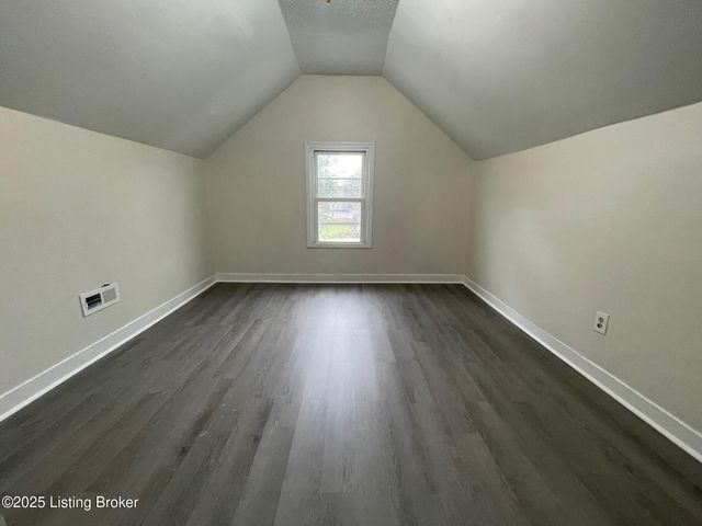 1533 Beech St, Louisville, KY 40211