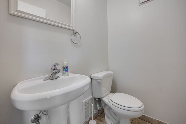 108 Boardwalk Street 2E, Elk Grove Village, IL 60007
