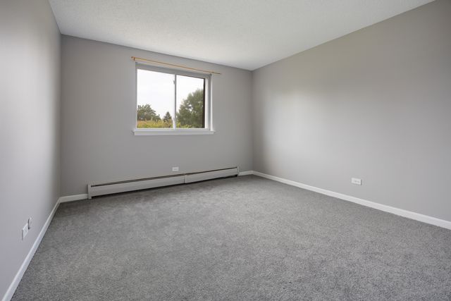 108 Boardwalk Street 2E, Elk Grove Village, IL 60007