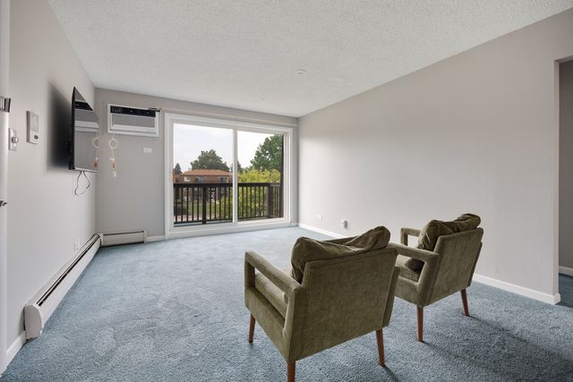 108 Boardwalk Street 2E, Elk Grove Village, IL 60007