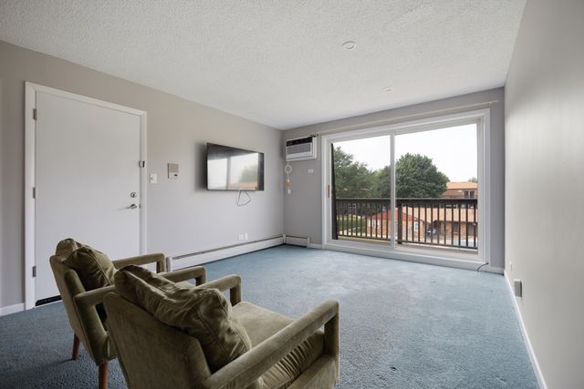 108 Boardwalk Street 2E, Elk Grove Village, IL 60007