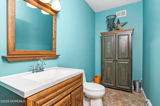 20 Yeger Drive, Allentown, NJ 08501