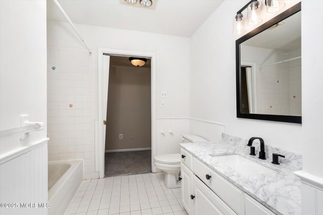 20 Yeger Drive, Allentown, NJ 08501