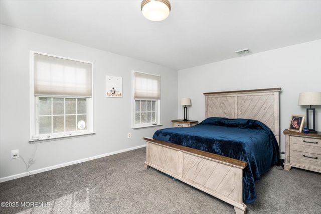 20 Yeger Drive, Allentown, NJ 08501