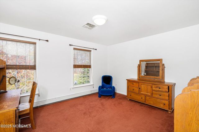 20 Yeger Drive, Allentown, NJ 08501