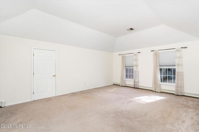 20 Yeger Drive, Allentown, NJ 08501