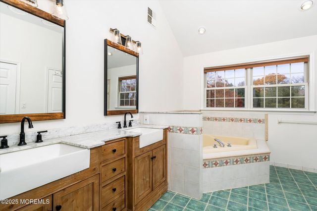 20 Yeger Drive, Allentown, NJ 08501