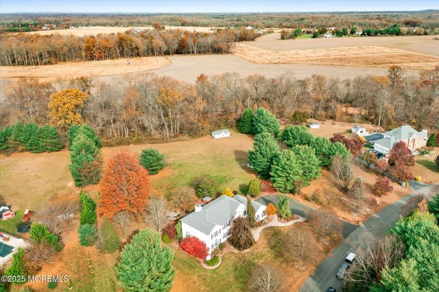 20 Yeger Drive, Allentown, NJ 08501