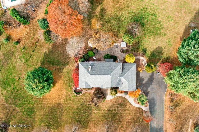 20 Yeger Drive, Allentown, NJ 08501