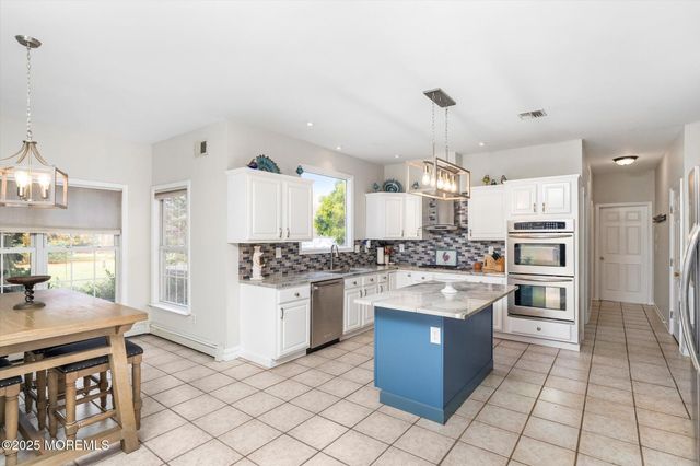 20 Yeger Drive, Allentown, NJ 08501