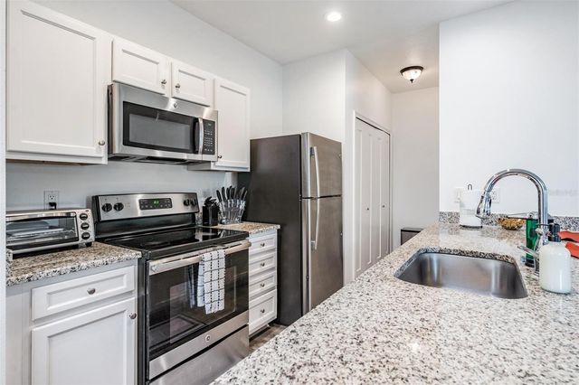 2604 N HIGHLAND AVENUE B, Tampa, FL 33602