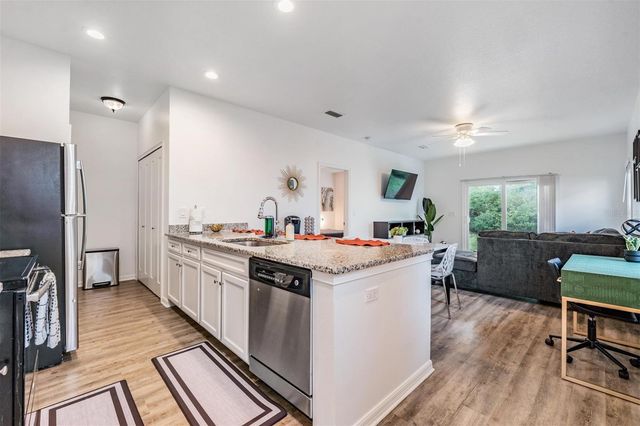 2604 N HIGHLAND AVENUE B, Tampa, FL 33602