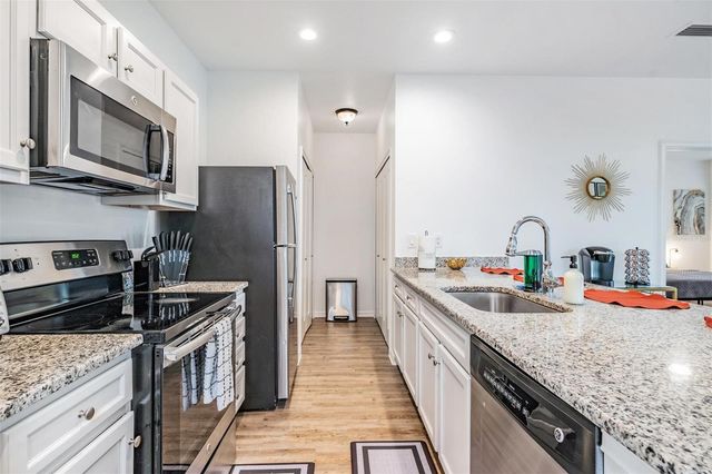 2604 N HIGHLAND AVENUE B, Tampa, FL 33602