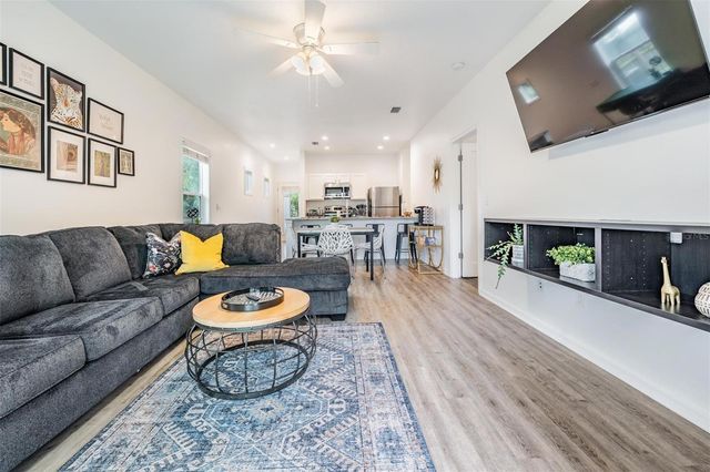 2604 N HIGHLAND AVENUE B, Tampa, FL 33602