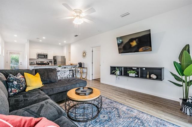 2604 N HIGHLAND AVENUE B, Tampa, FL 33602