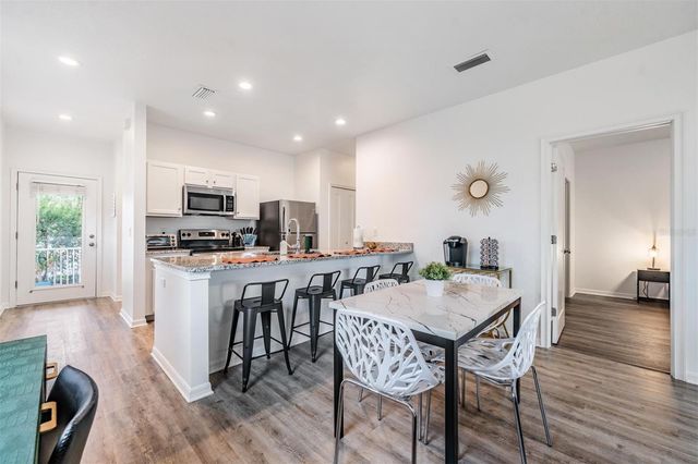 2604 N HIGHLAND AVENUE B, Tampa, FL 33602