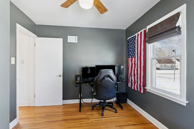 1141 E Mitchell Avenue, Waterloo, IA 50702