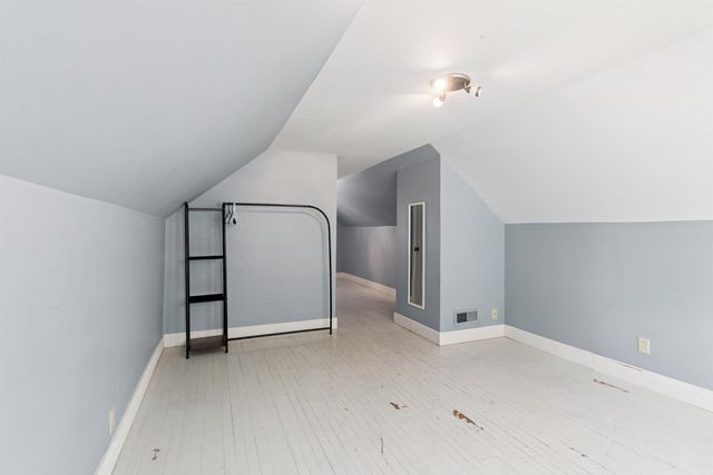 1141 E Mitchell Avenue, Waterloo, IA 50702