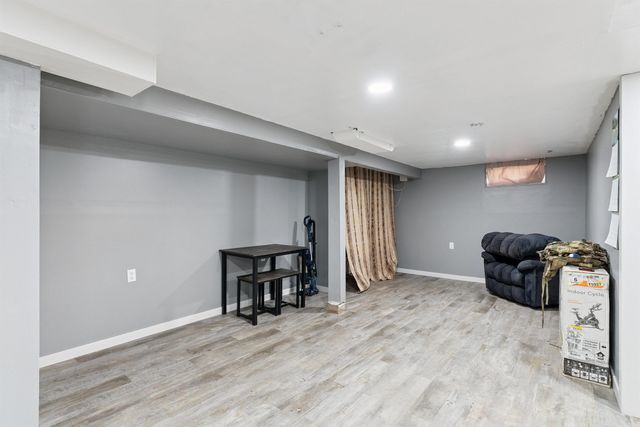 1141 E Mitchell Avenue, Waterloo, IA 50702