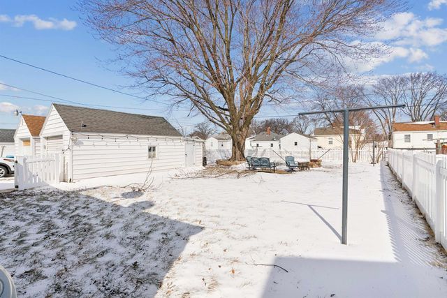 1141 E Mitchell Avenue, Waterloo, IA 50702