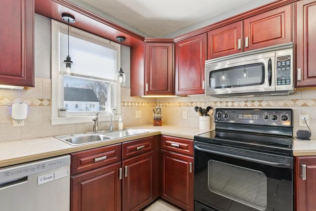 1141 E Mitchell Avenue, Waterloo, IA 50702