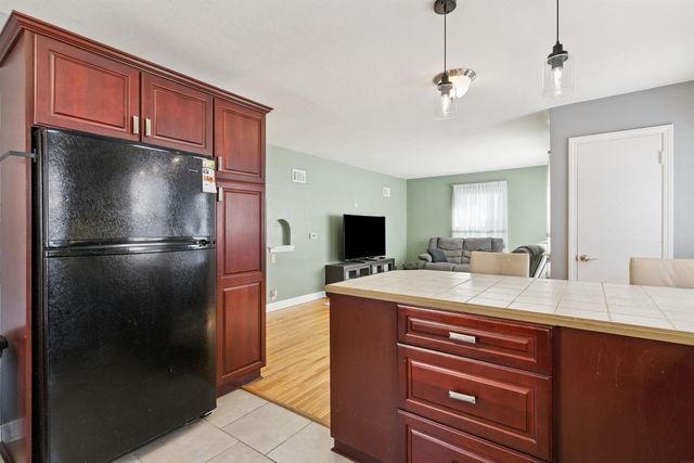 1141 E Mitchell Avenue, Waterloo, IA 50702