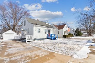 1141 E Mitchell Avenue, Waterloo, IA 50702