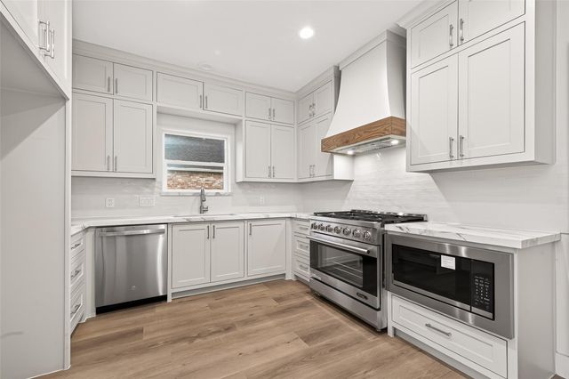 15714 Misty Hollow Drive, Houston, TX 77068