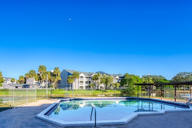 8030 Hampton Boulevard 502, North Lauderdale, FL 33068