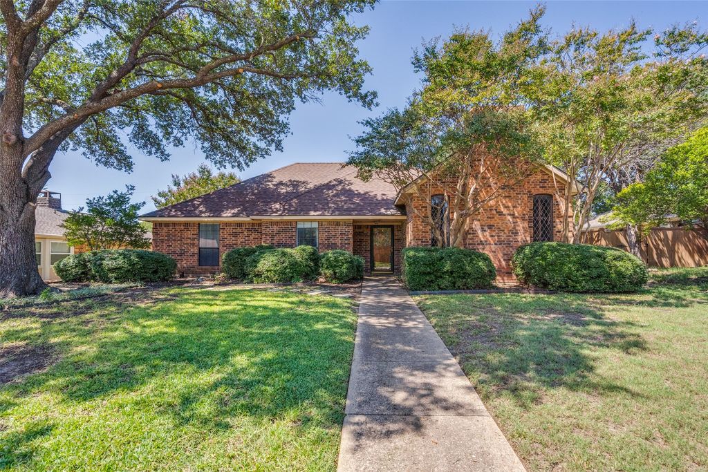 3021 Roundrock Trail, Plano, TX 75075