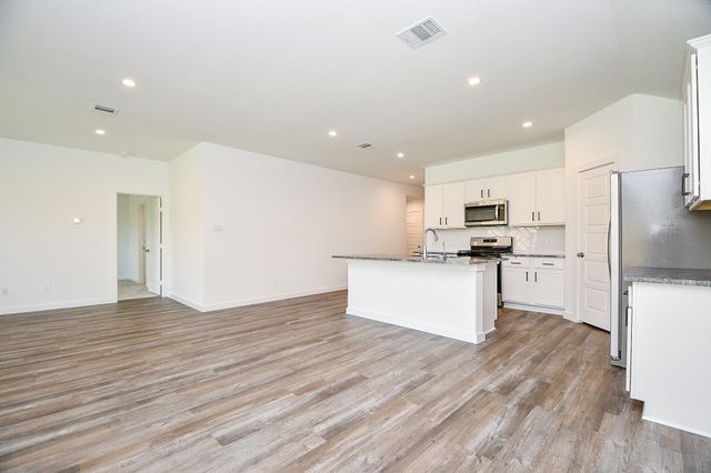 1115 Yaupon Dr, Rosharon, TX 77583