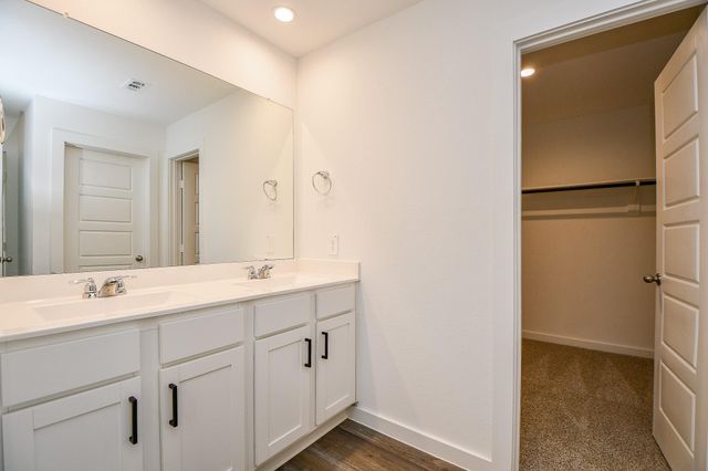 1115 Yaupon Dr, Rosharon, TX 77583