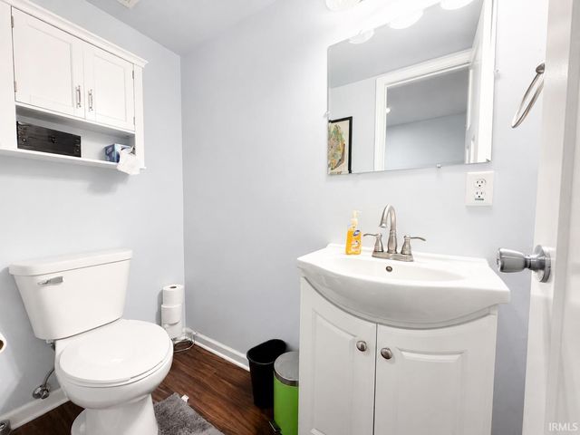 1604 Hickory Street, Demotte, IN 46310