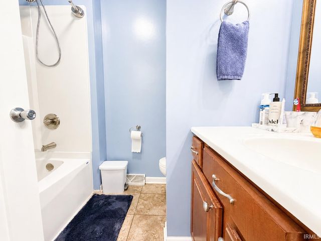 1604 Hickory Street, Demotte, IN 46310