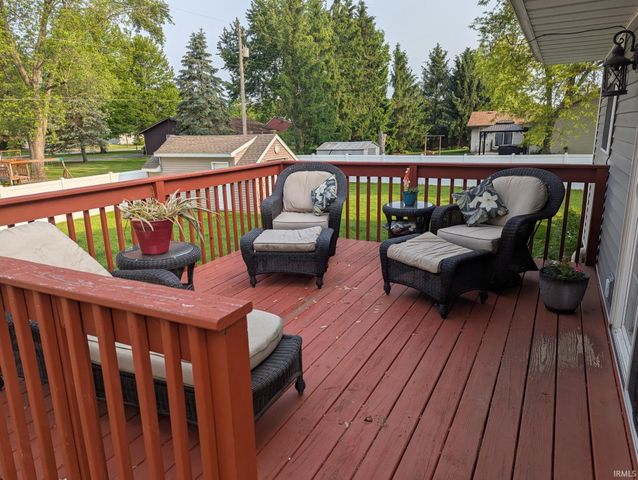 1604 Hickory Street, Demotte, IN 46310