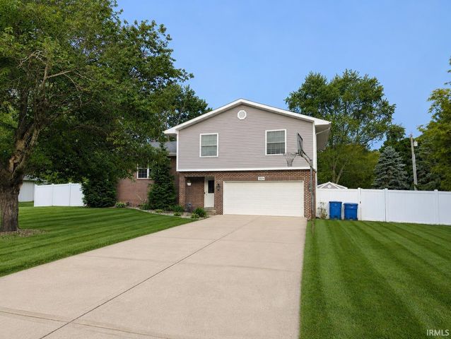 1604 Hickory Street, Demotte, IN 46310