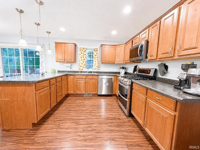 1604 Hickory Street, Demotte, IN 46310