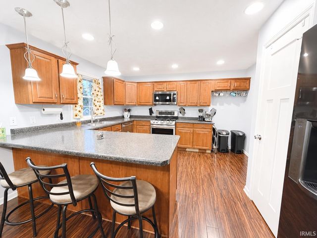 1604 Hickory Street, Demotte, IN 46310