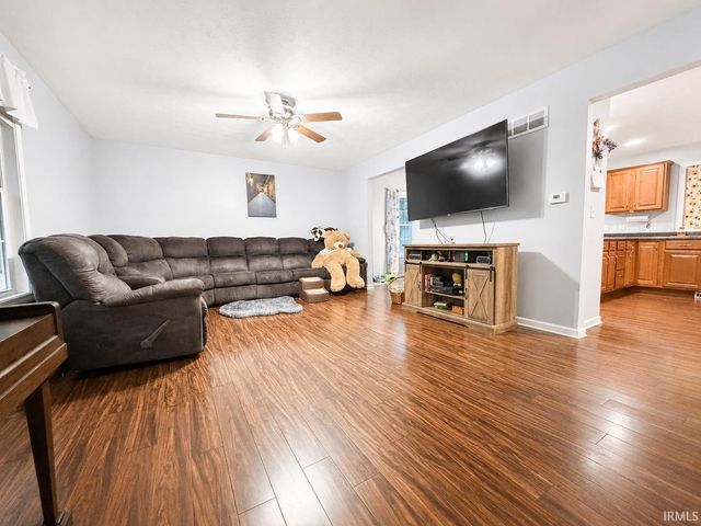 1604 Hickory Street, Demotte, IN 46310