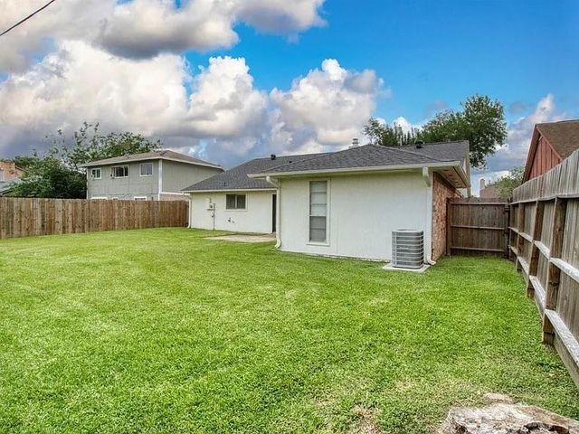 16419 Lost Quail Drive, Houston, TX 77489